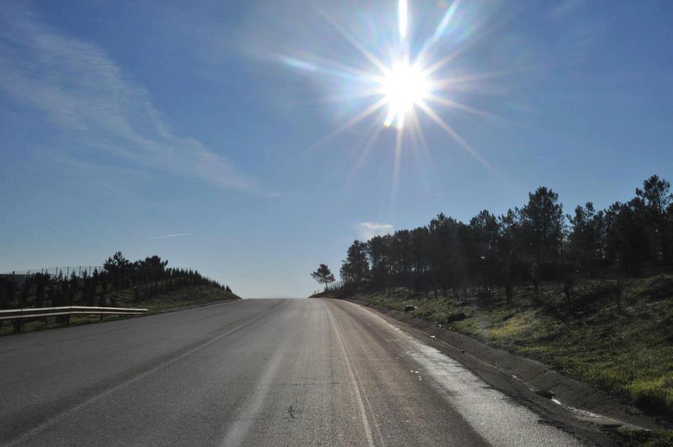 güneşli ve sıcak hava