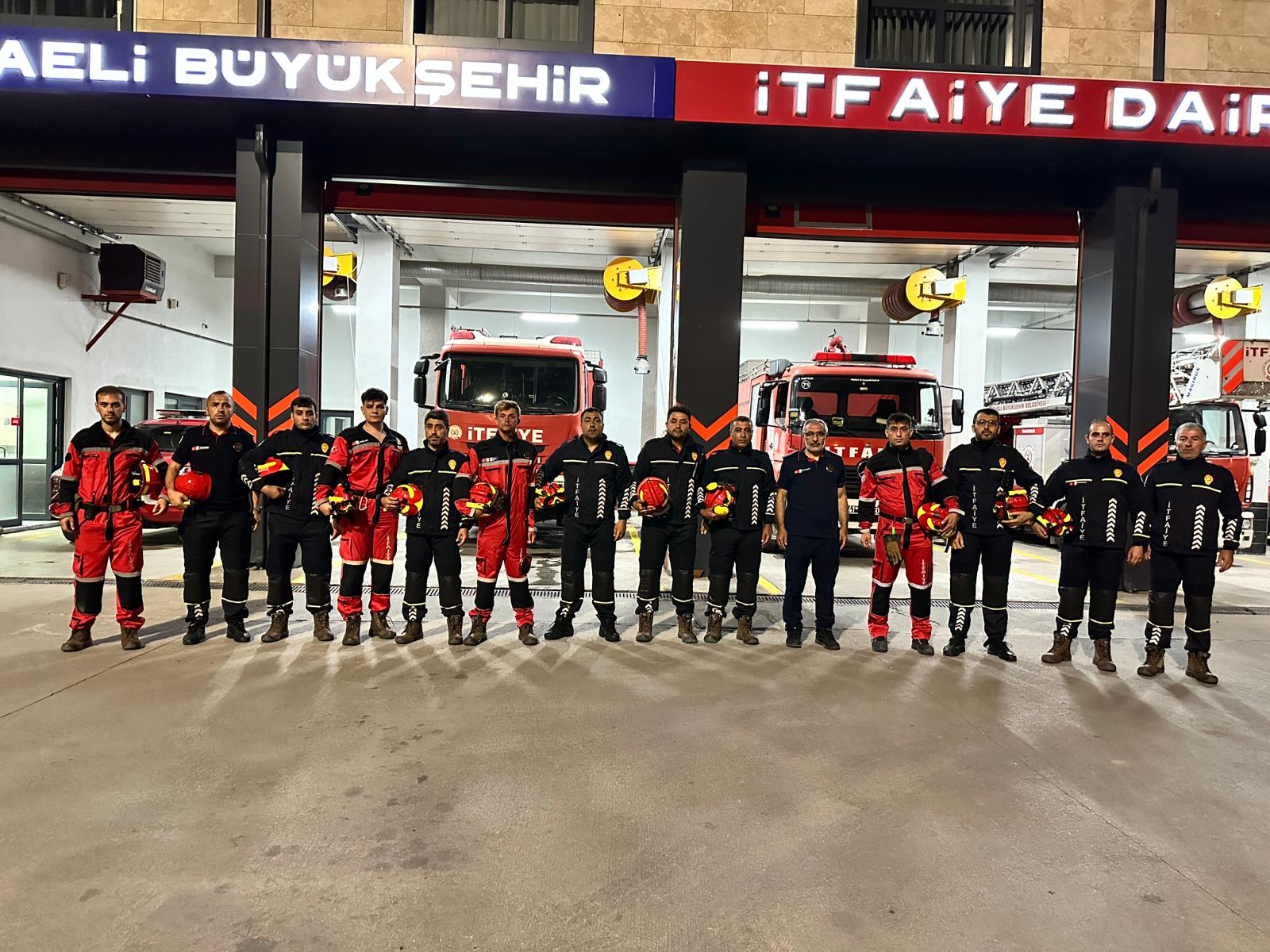 Kocaeli Büyükşehir, Balıkesir'e ekipleri hızır gibi gönderdi