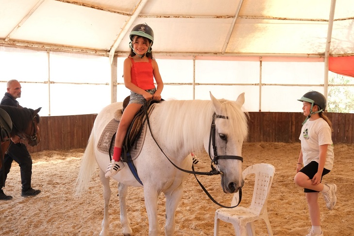 thumbnail_Büyükşehir'den 22 bin 686 çocuğa binicilik eğitimi (4) (Large)