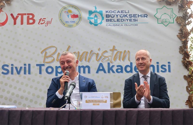 Büyükakın,_soydaş_gençlerle_buluştu_(4)_800_600