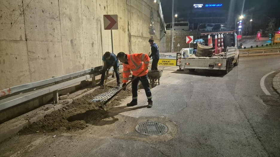 Büyükşehir ekipleri 7x24 çalışıyor (2)