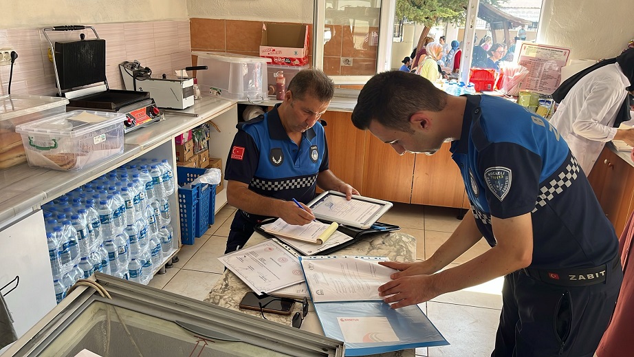 Zabıtadan okul kantinlerine sıkı takip (4)