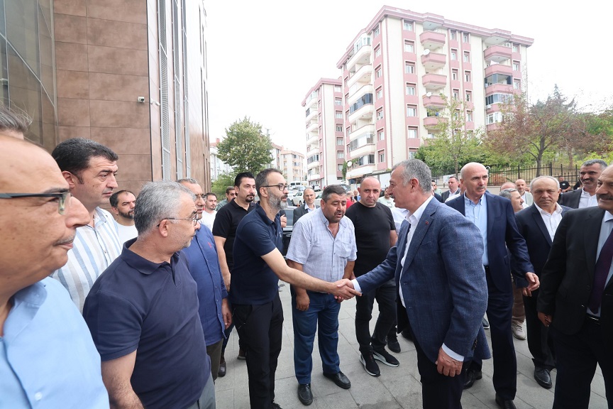 thumbnail_Başkan Büyükakın, Gebzeli servisçilerle bir araya geldi (2)