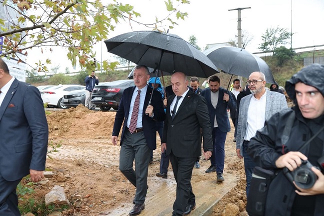 Başkan Büyükakın'dan sağanak yağış altında denetim (3)