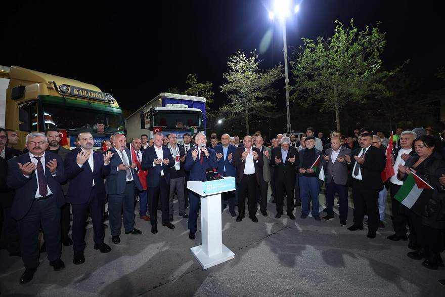 Büyükşehir'in ilk yardım tırları Gazze'ye yola çıktı (8)