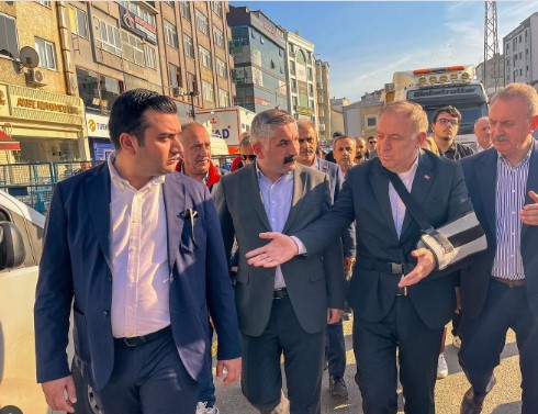 CHP’li Gökan Zeybek: “Gebze’de ölümle yaşam arasındaki mesafe artık birkaç beton parçasına kadar daraldı!”