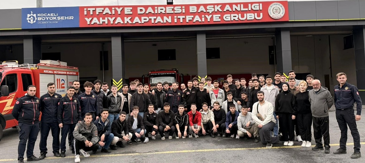 KOÜ öğrencilerine itfaiye teşkilatı tanıtıldı (1)