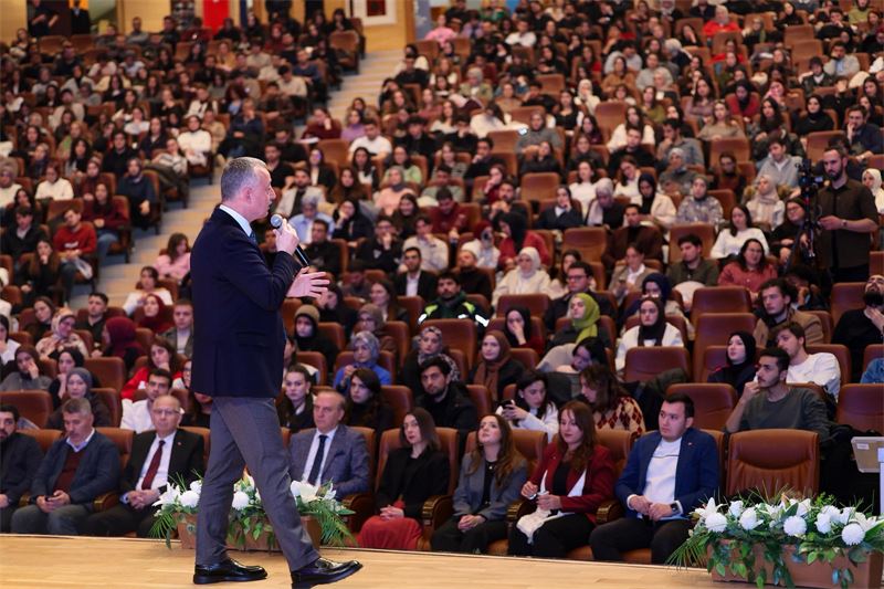 Başkan_Büyükakın;_Kocaeli,_gençleri_ile_güçlü__(2)_800_600