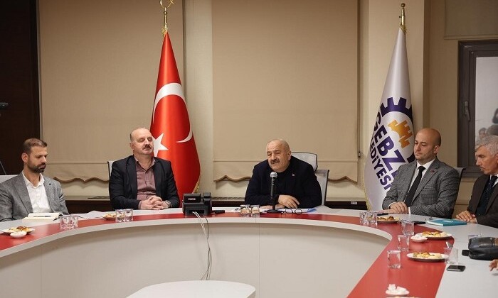 Başkan Büyükgöz, Yıldız Apartmanı Mülk Sahipleriyle Bir Araya Geldi