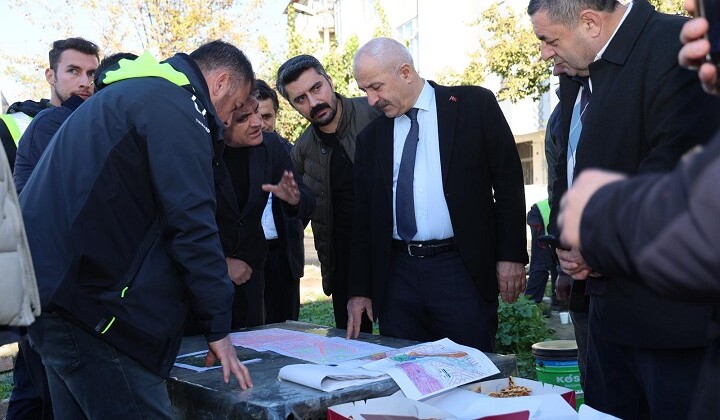 Başkan Büyükgöz, 90.Sokaktaki yol çalışmasını yerinde inceledi