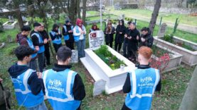 Gençler, şehitliğe giderek saygı görevini yerine getirdi (2)