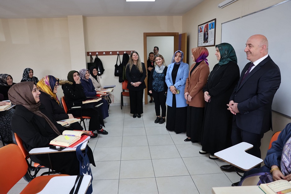 Darıca’da anneler öğreniyor, çocuklar güvenle gelişiyor