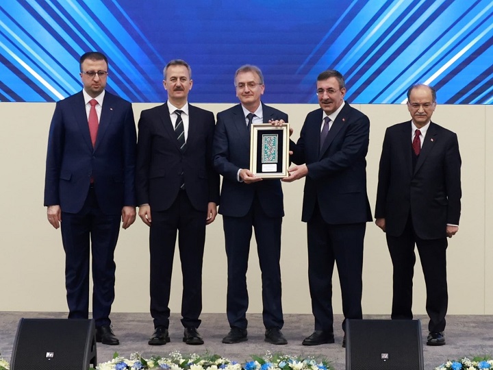 GTÜ’lü Akademisyene ASELSAN’dan “Üniversite-Savunma Sanayii İş Birliği Ödülü”