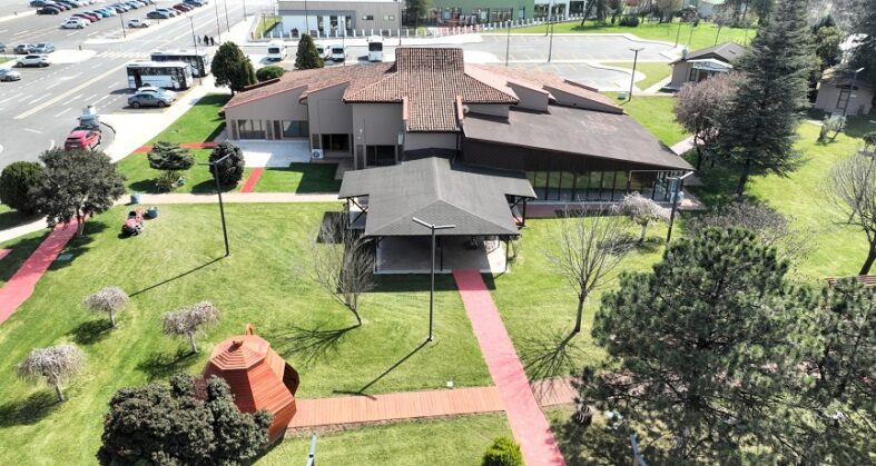 ae0b2f1c-020e-4bcf-9e35-a8ae29591d73