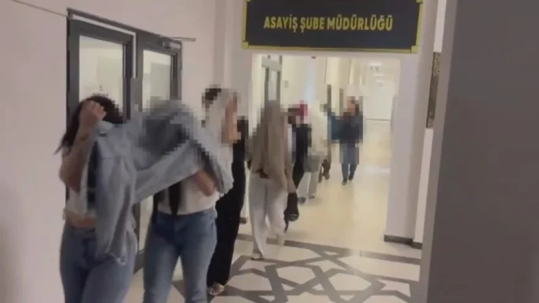 kocaeli-merkezli-4-ilde-fuhus-operasyonu-18-gozalti-aywy