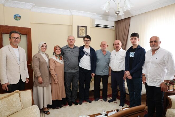 Darıca Belediyesi’nin eğitim desteği meyve vermeye devam ediyor (1)
