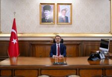 Vali İlhami Aktaş (8)