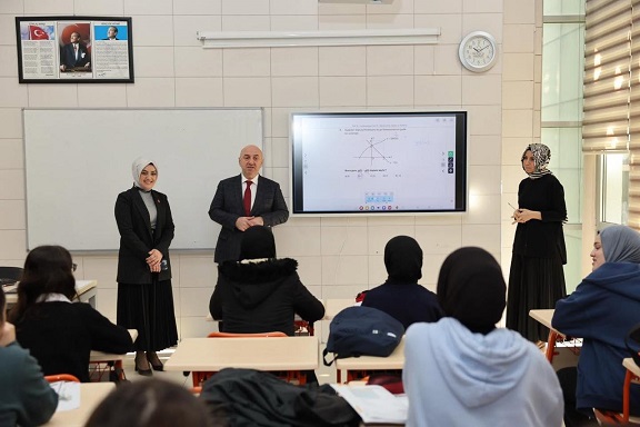 Darıca’da Öğrencilerin Eğitim Yolculuğunda KİGEM Desteği