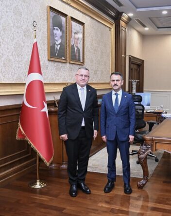Yeni Kocaeli İl Müftüsü Demirtaş, Vali İlhami Aktaş’ı Ziyaret Etti