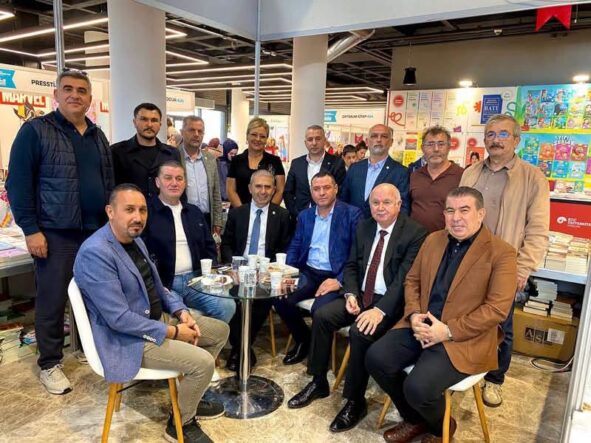 Kocaeli Kitap fuarında Yüksel Ercan’a büyük ilgi
