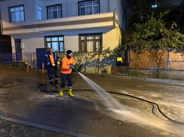Gebze’de Semt Pazarları Sonrası Temizlik Çalışmaları Sürüyor