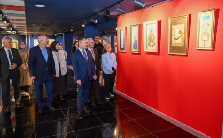 Vali İlhami Aktaş, ‘Türk İslam Sanatları’nın İzinde II ‘ Sergisini Ziyaret Etti