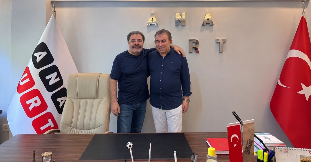 Ahmet Ümit’in Kelimeleri Dünyaya, İzmit’in Pişmaniyesi Gönüllere Ulaştı